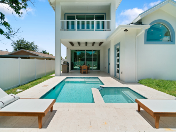 Luxury 4-Bedroom Home Near Vanderbilt Beach in Naples